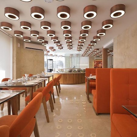 Urbane The Hotel Ахмедабад Экстерьер фото